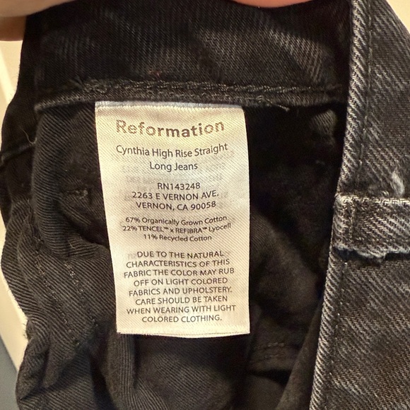 Reformation Cynthia High Rise Straight Long
Size 32 x 32
Excellent condition - Picture 12 of 12